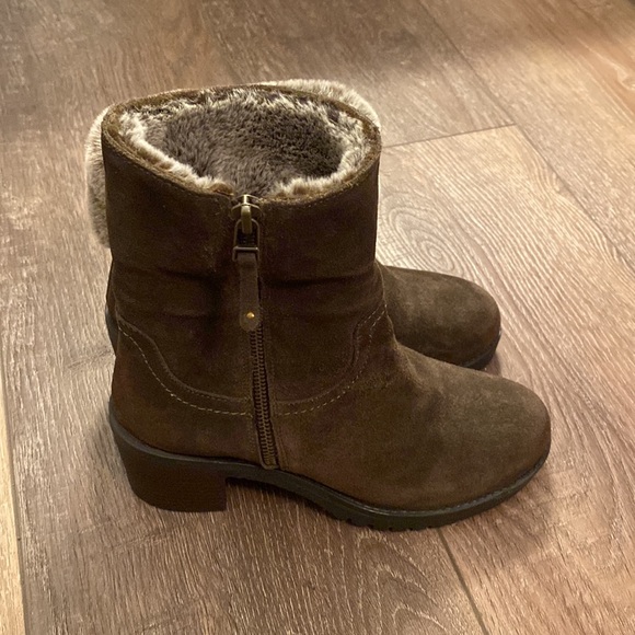 NWOB and never-worn Vintage Foundry Co. Olive Suede Faux Fur Boots Size 6.5 - Picture 3 of 11
